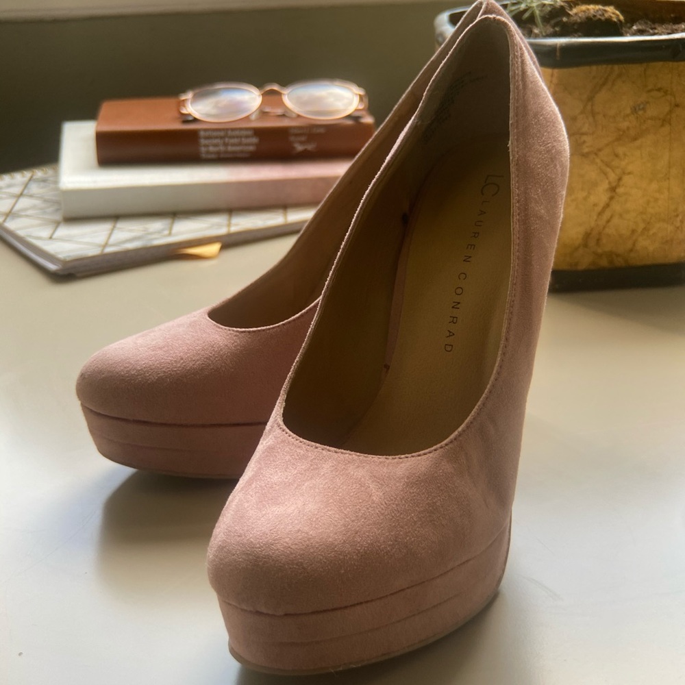 LC Lauren Conrad Pink Suede Pumps